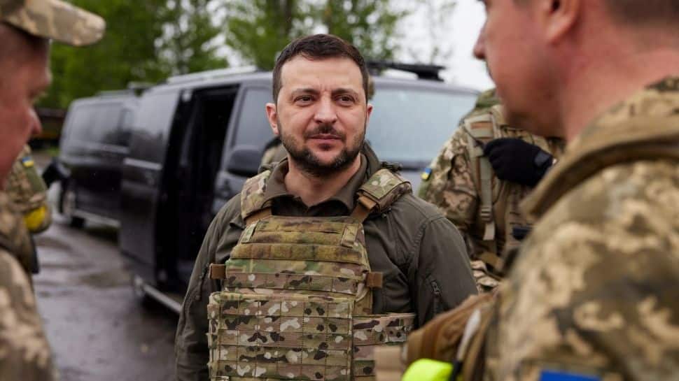 Ukraine, Russia battle in the east as Zelenskyy visits front