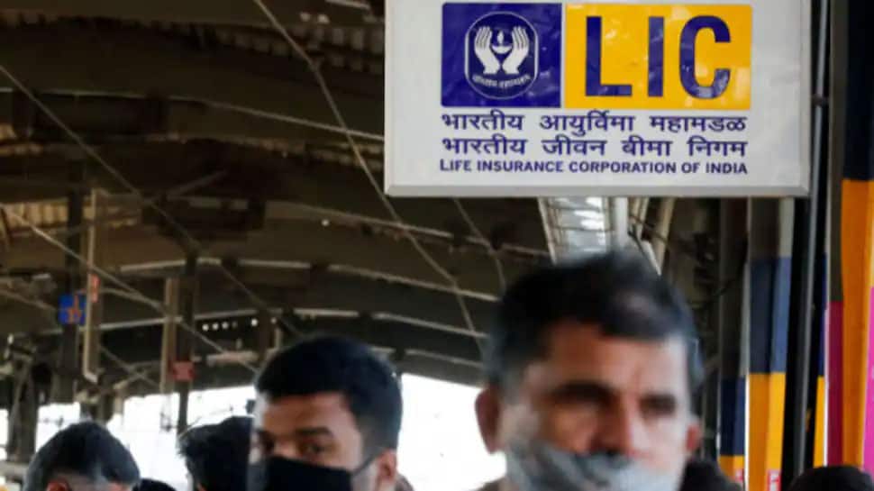 LIC shares decline over 3% after earnings