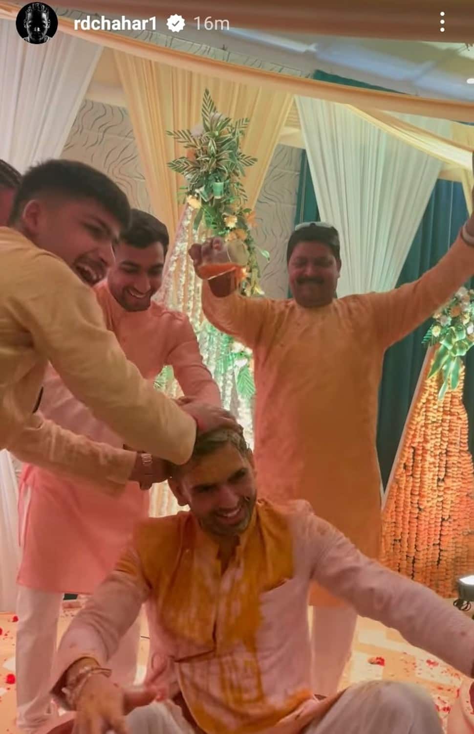 Rahul Chahar shares an Instagram story of cousin Deepak Chahar's mehendi function before marriage. (Source: Instagram)