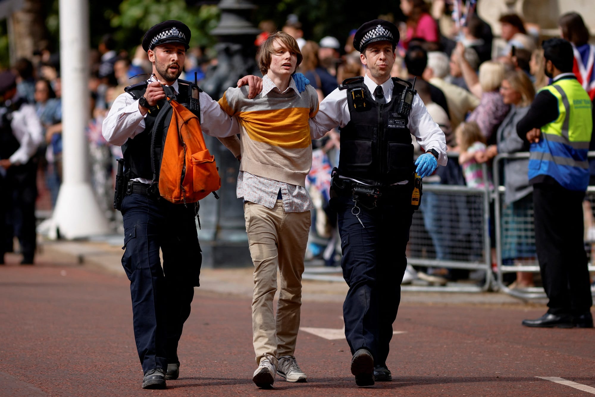 Protesters disturb the Queen's Platinum Jubilee celebration