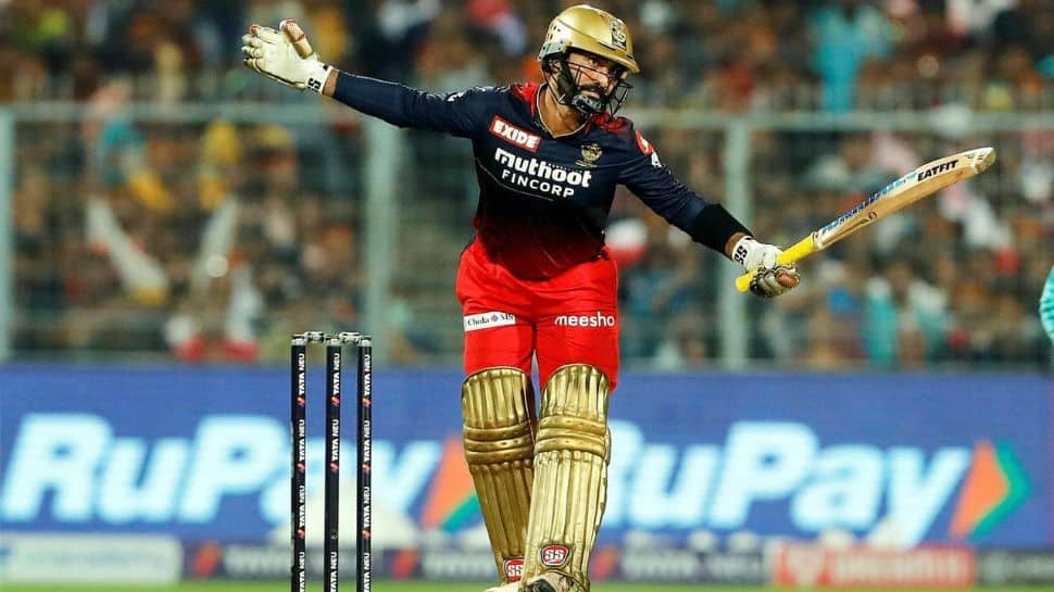 IPL 2022: RCB pacer reveals how Dinesh Karthik evolved as finisher says,&#039; He will perform well for India too&#039;