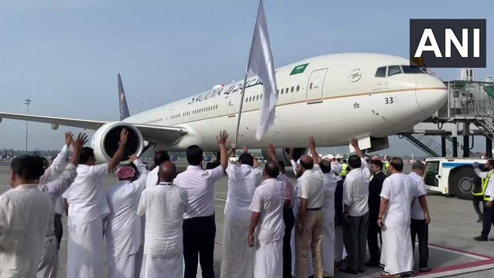 First flight with Haj pilgrims departs from Kerala’s Kochi airport
