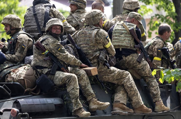 Ukrainian service members