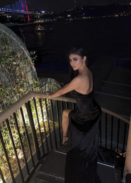 Mouni Roy raises the mercury levels