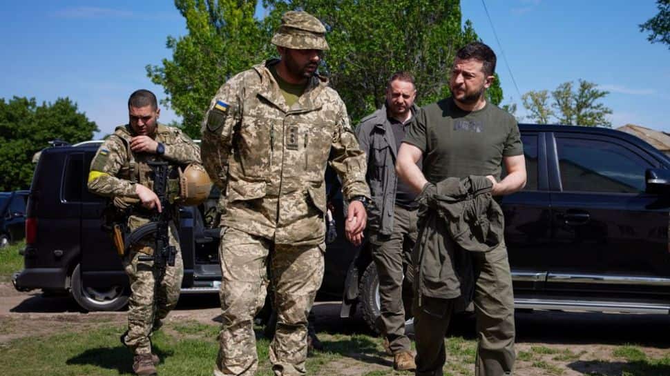 Guerre russo-ukrainienne: le président ukrainien Zelenskiy se rend près de la ligne de front près de Sievierodonetsk |  Nouvelles du monde