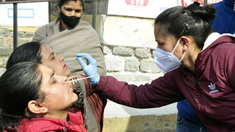 Covid-19 fourth wave scare: India sees 40% jump in daily infections, reports 5,233 cases 