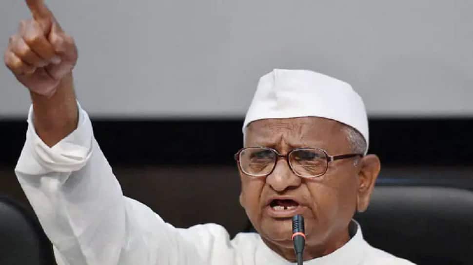 Anna Hazare forms Rashtriya Lok Andolan to agitate against corruption