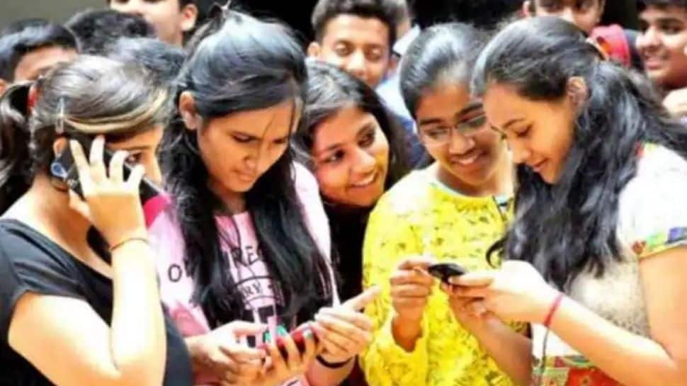 Maharashtra HSC 12th Result 2022: 94.22% students pass, girls outperform boys, check pass percentages here