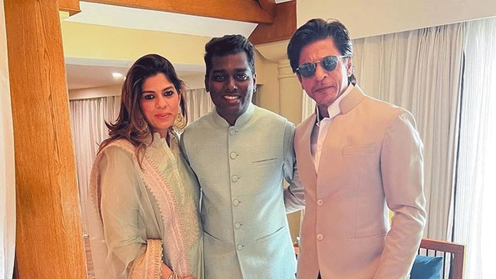 Shah Rukh Khan trolled for attending actress Nayanthara's wedding days after testing COVID-19 positive