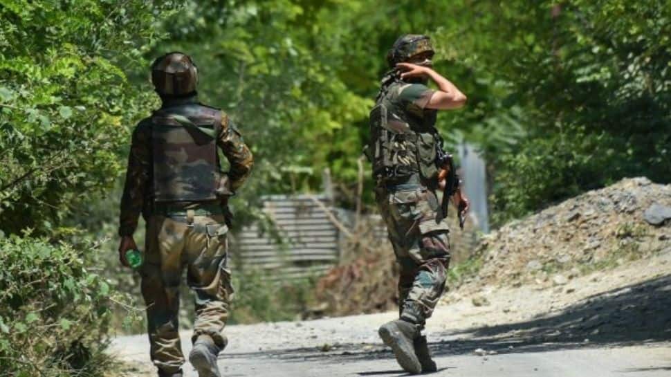 3 LeT terrorists killed in J-K&#039;s Pulwama; police recover arms &amp; ammunition