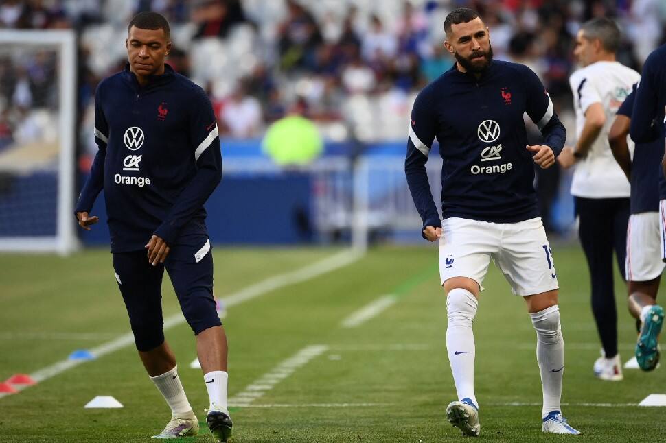 France footballer Kylian Mbapppe and Karim Benzema warm-up before their UEFA Nations League match against Croatia. 2018 World Cup runners-up Croatia posted their first-ever win over France. (Source: Twitter)