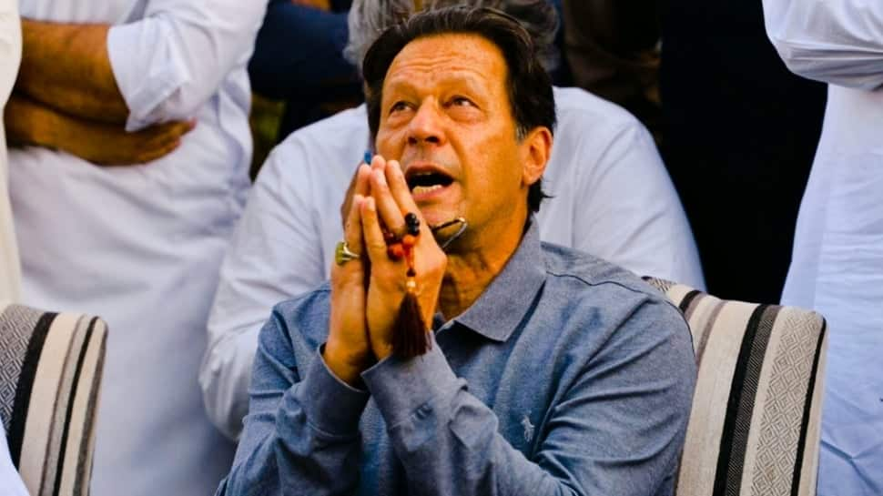 Pakistan in BIG trouble: Whole country is plunged into &#039;Darkness&#039;, Imran Khan in a state of SHOCK