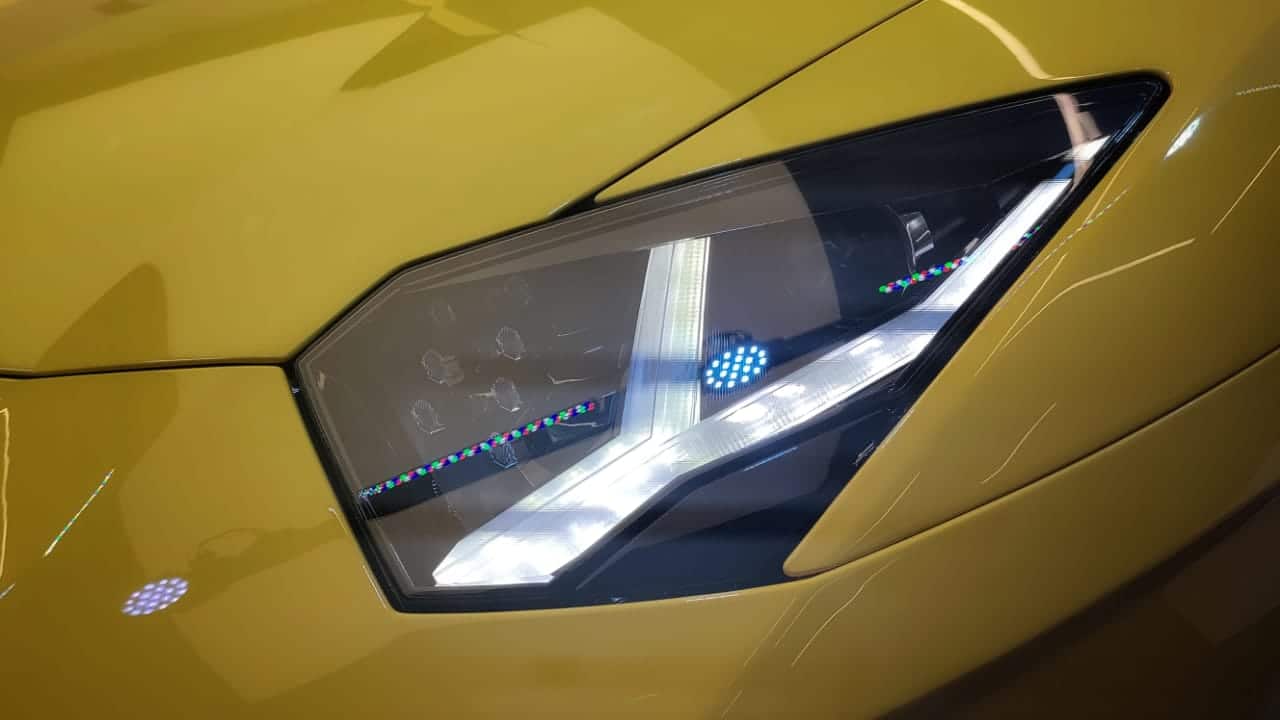 Lamborghini Aventador Ultimae Edition: Headlights