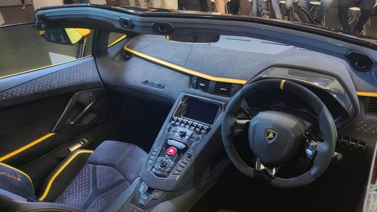 Lamborghini Aventador Ultimae Edition: Interior