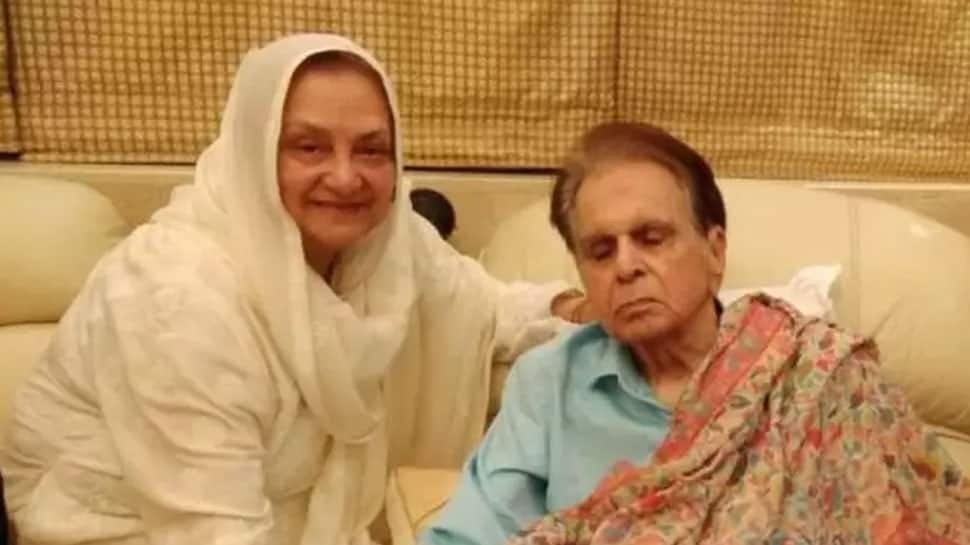 Saira Banu breaks down at event, says &#039;Kohinoor&#039; Dilip Kumar should get Bharat Ratna