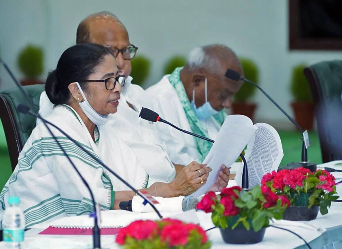 Mamata Banerjee mentions names of Farooq Abdullah, Gopalkrishna Gandhi as opposition's candidates