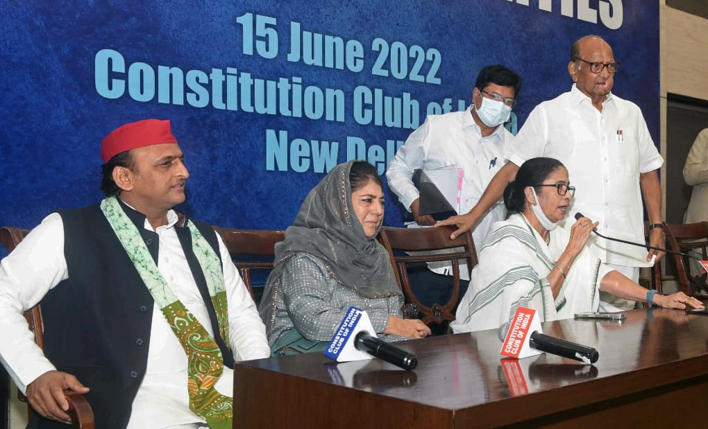 Mamata Banerjee with Akhilesh Yadav, Mehbooba Mufti, Sharad Pawar during the Opposition leaders meeting at Constitution Club of India in New Delhi