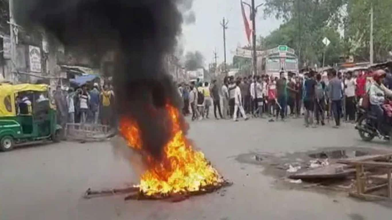 Massive protests against Centre&#039;s &#039;Agnipath&#039; scheme in Bihar; Mayawati calls it &#039;unfair&#039; towards youth