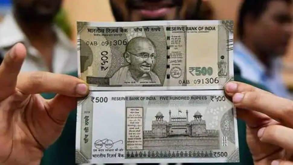 1 ka 5! Man went to withdraw Rs 500, got Rs 2500 as ATM dispensed 5 times extra cash