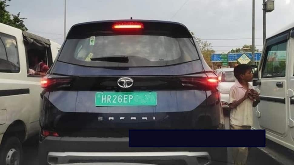 Tata Safari SUV spotted with green number plate, is it really an electric vehicle?