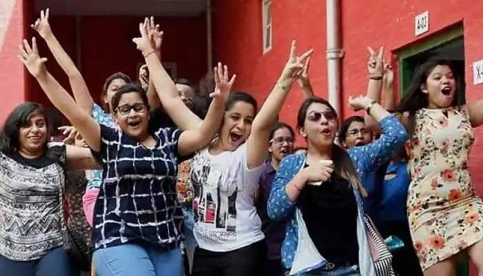 UP Board 10th Result 2022- Kanpur&#039;s Prince Patel tops high school result 2022; Girls outshine boys in overall performance