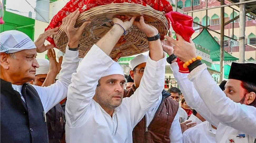 Rahul Gandhi offers prayers at Dargah Sharif