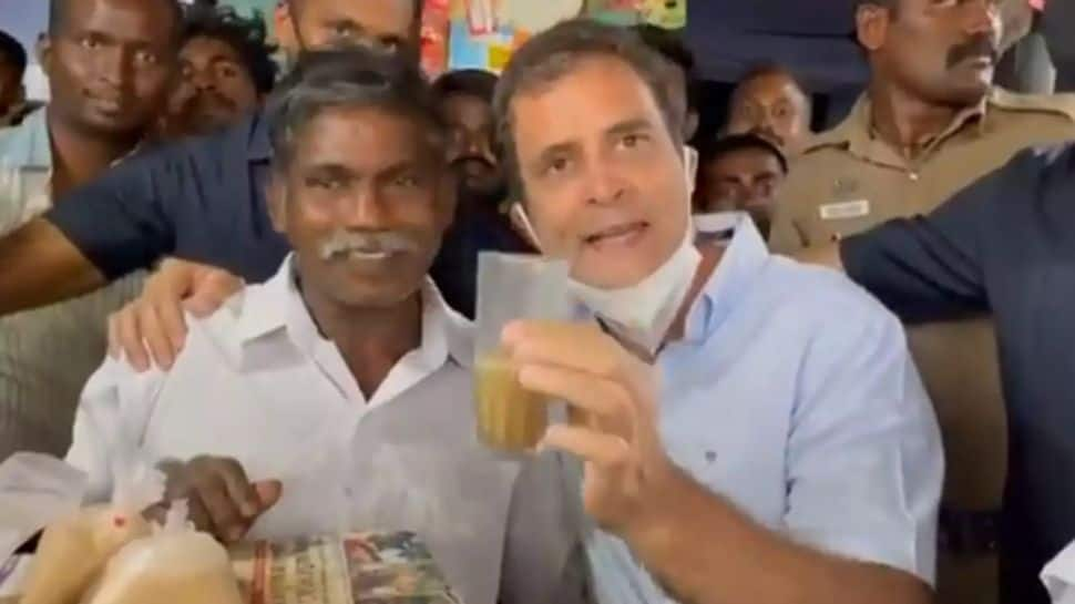 Rahul Gandhi enjoys tea in Tamil Nadu