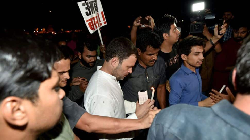 Rahul Gandhi joins candle march at India Gate