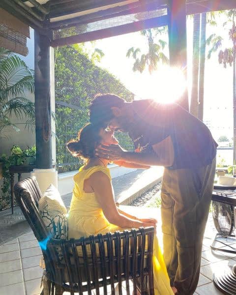 Nayanthara and Vignesh Shivan look adorable!