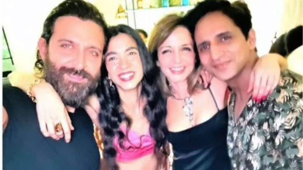 Hrithik Roshan&#039;s girlfriend Saba Azad likes Sussanne Khan&#039;s holiday stories, latter reacts!