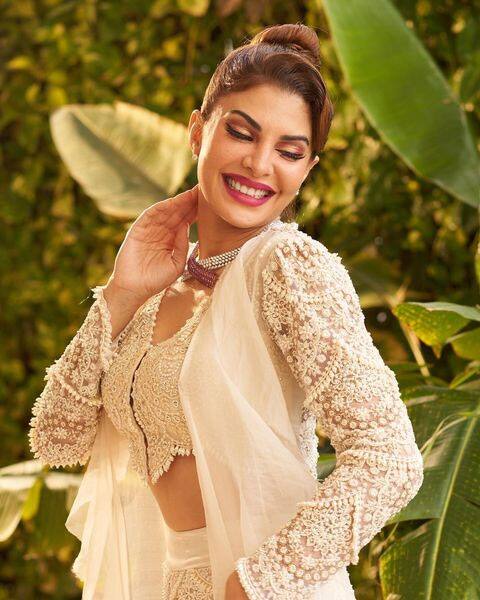 Oh that gorgeous smile of Jacqueline!