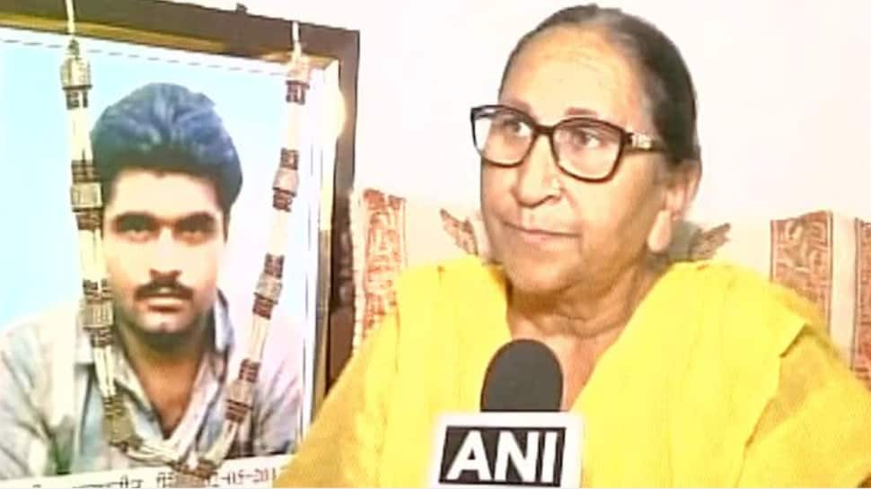 Dalbir Kaur, sister of Sarabjit Singh who was sentenced to death for spying by Pakistan, dies