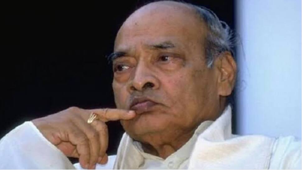 PV Narasimha Rao was &#039;architect&#039; of modern India: Telangana CM KCR pays rich tributes to former PM on his birth anniversary