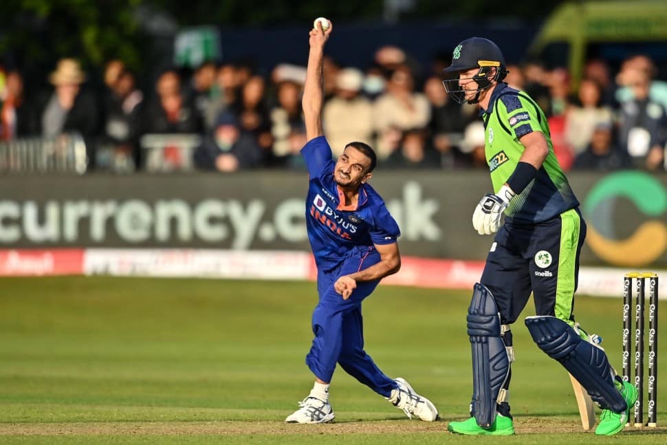 Harshal Patel became the first Indian bowler to concede 6 sixes in a T20I match. Harshal gave away 54 runs in his 4 overs against Ireland in 2nd T20. (Source: Twitter)