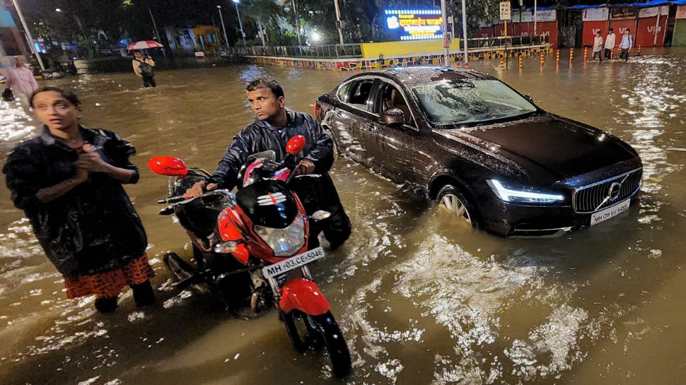 Mumbai: Heavy rains lead to waterlogging, traffic snarls; IMD issues yellow alert