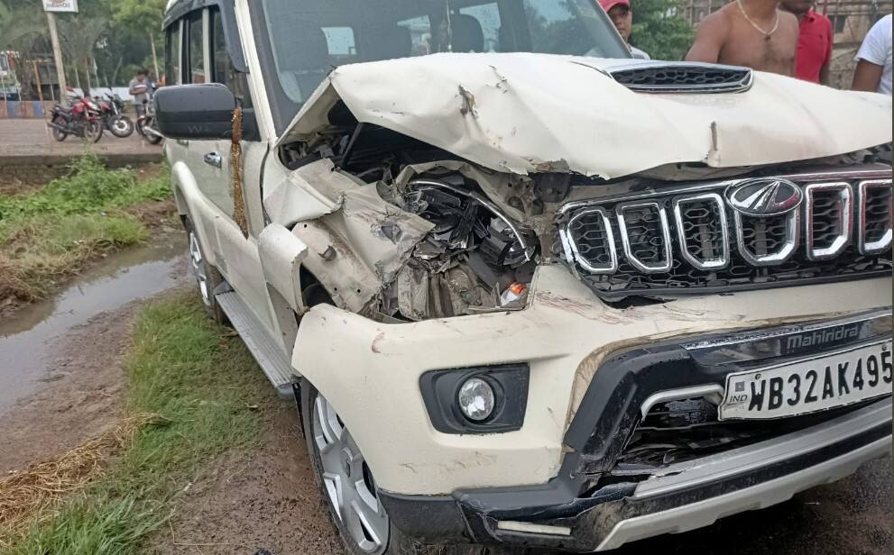 Suvendu Adhikari&#039;s convoy hit by speeding truck, BJP says &#039;In Mamata Banerjee&#039;s Bengal, nothing...&#039;