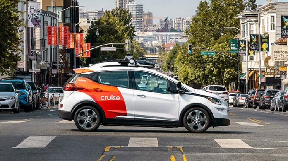 Self-driving Cruise robotaxis block traffic for hours in US, manually moved later