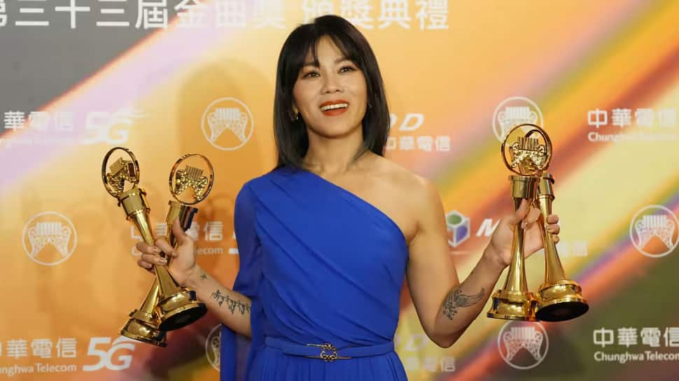 Big wins for veteran Singapore singer at Taiwan music awards