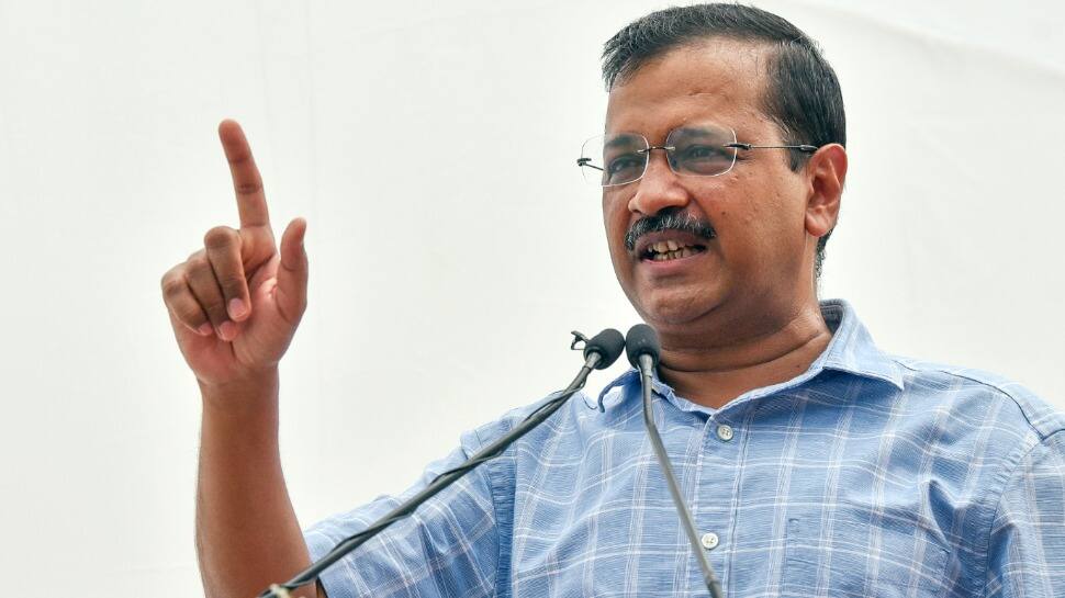 &#039;Padha likha hu, meri degree bhi asli hai...&#039;: Arvind Kejriwal&#039;s free electricity promise in Gujarat