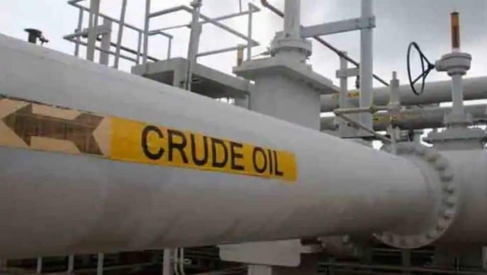 Crude Oil price rises 3% as supply and global recession concerns continue