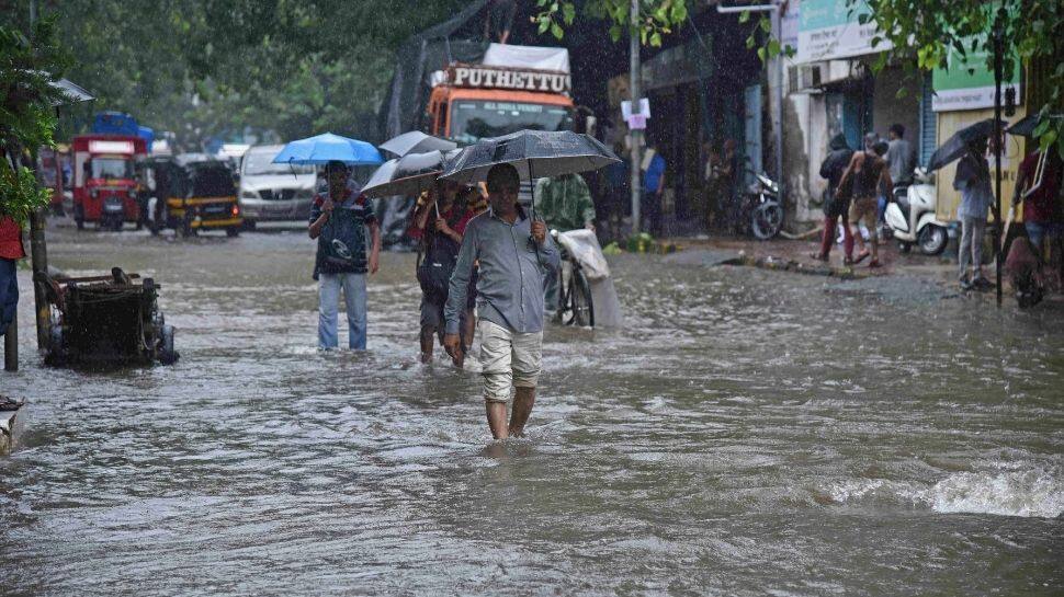 Mumbai rain LIVE updates: Heavy rains lash city, suburbs for fourth consecutive day | India News - Vimarsana News