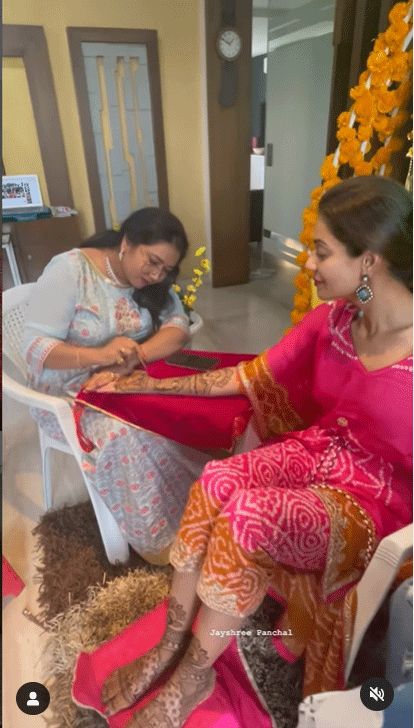 Payal Rohatgi dazzles in pink