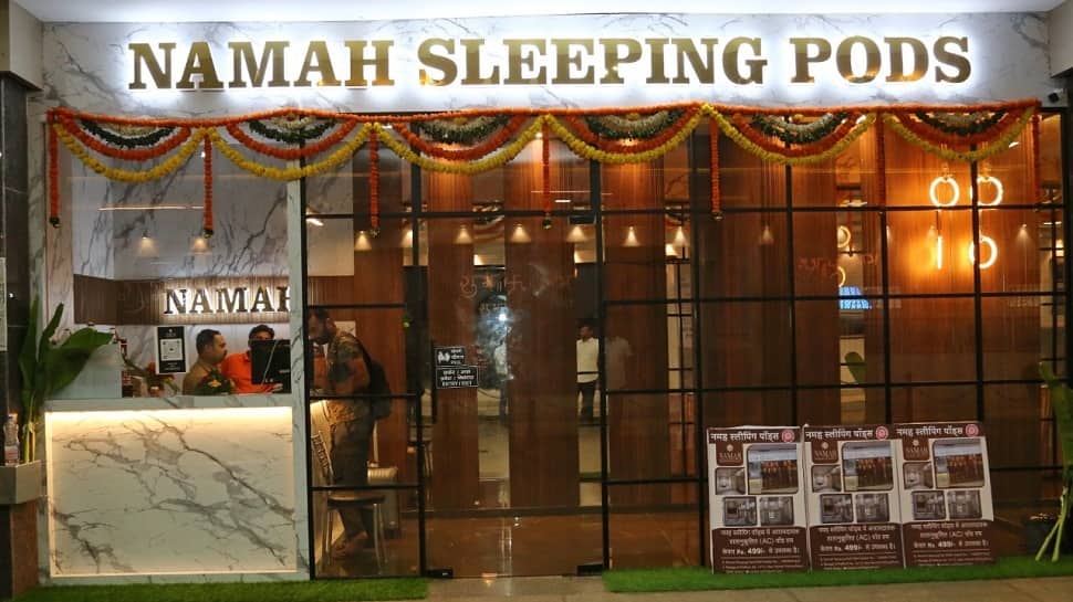 Mumbai CSMT station sleeping pod hotel