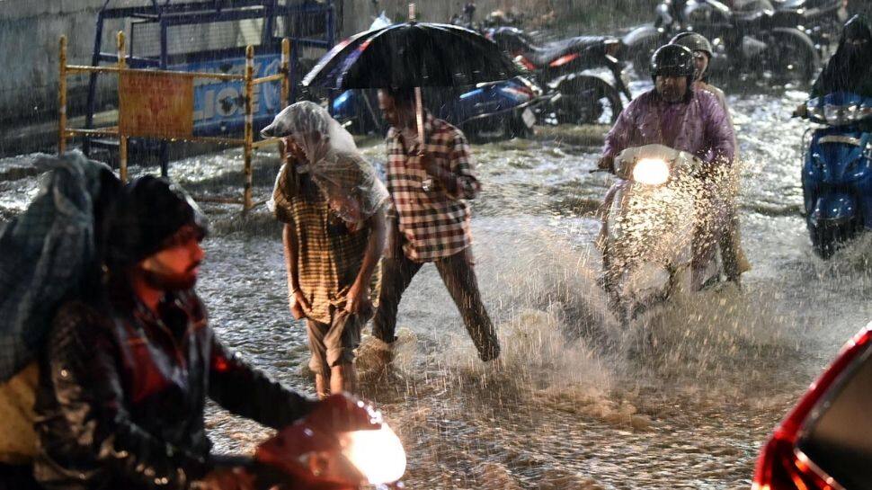 Weather update: Moderate rain in Mumbai, cloudy skies in Delhi - IMD predicts rain in THESE cities for next 4 days