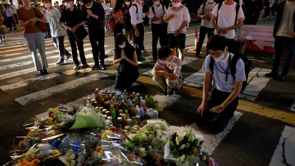 Night vigil for Shinzo Abe 