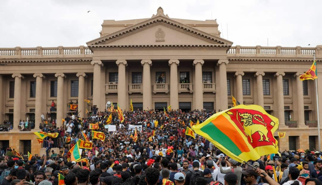 Hundreds of protestors entered Sri Lankan presidential residence