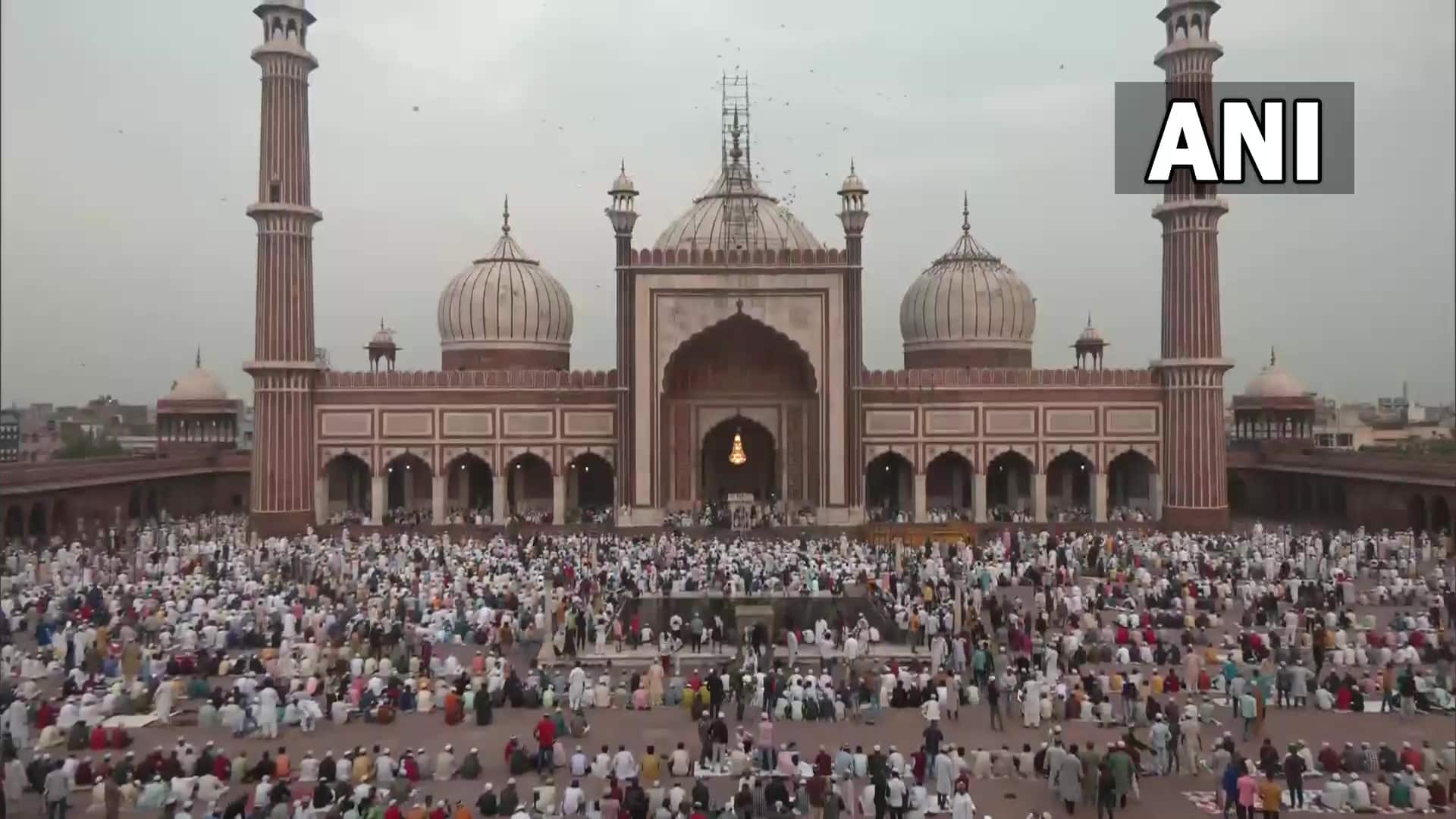 Devotees offer Namaz in Jama Masjid on Bakrid