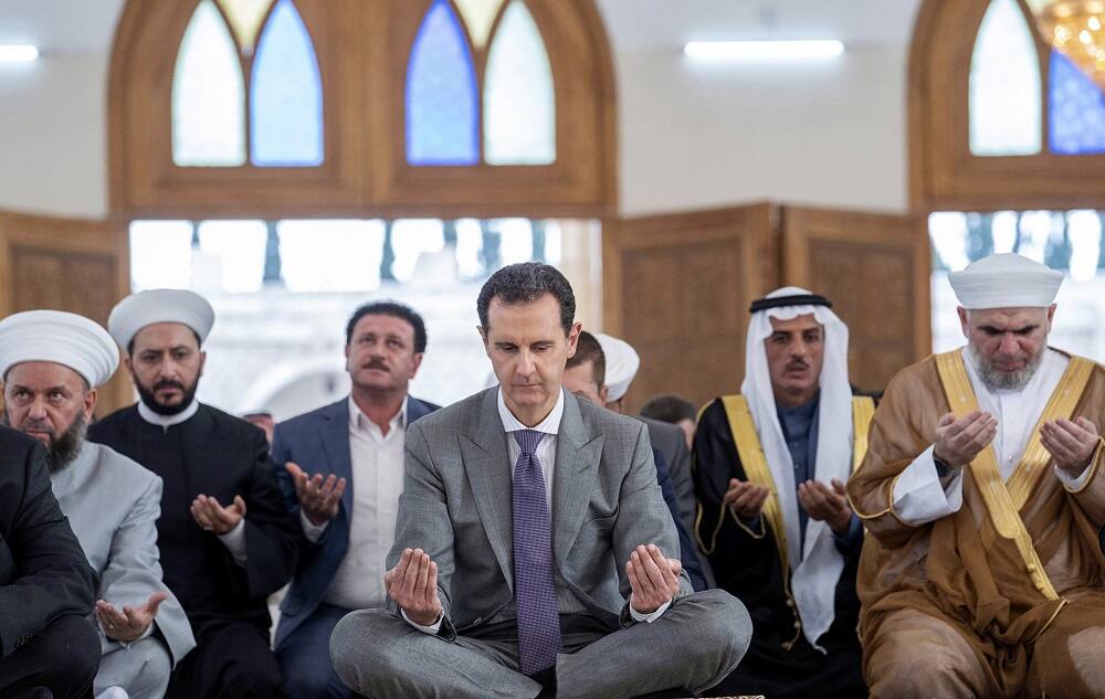  Syrian President Bashar Assad offers Namaz on Bakrid