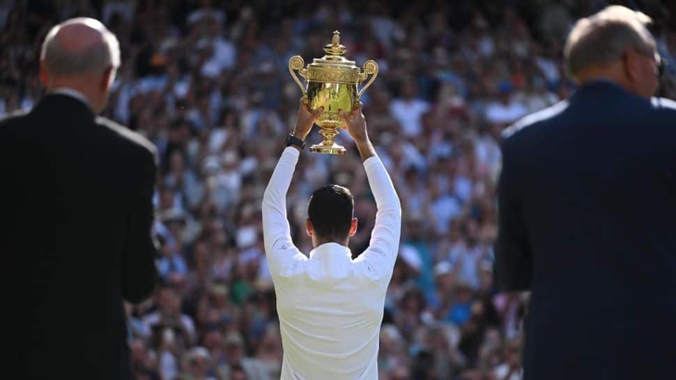 Novak Djokovic beats Nick Kyrgios to win 7th Wimbledon title