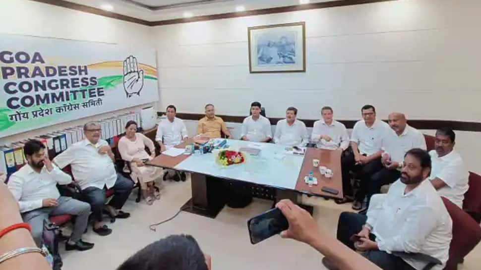 Congress manages to avert split in Goa for now, 10 out of 11 MLAs attend party meet